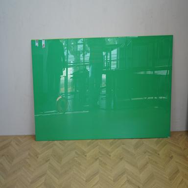 Lintex Chat Board magnetisk glastavle i grøn, 200x120 cm set forfra – elegant whiteboard til møde- og konferencerum.